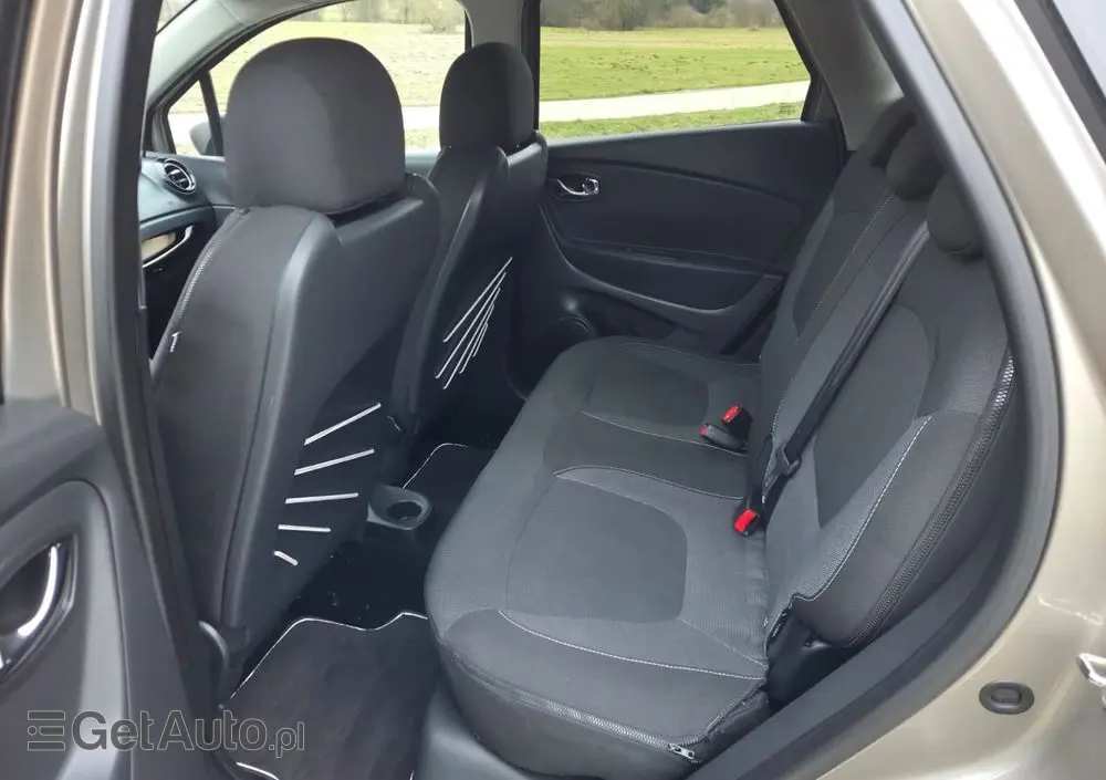 RENAULT Captur 1.2 TCe Helly Hansen EDC