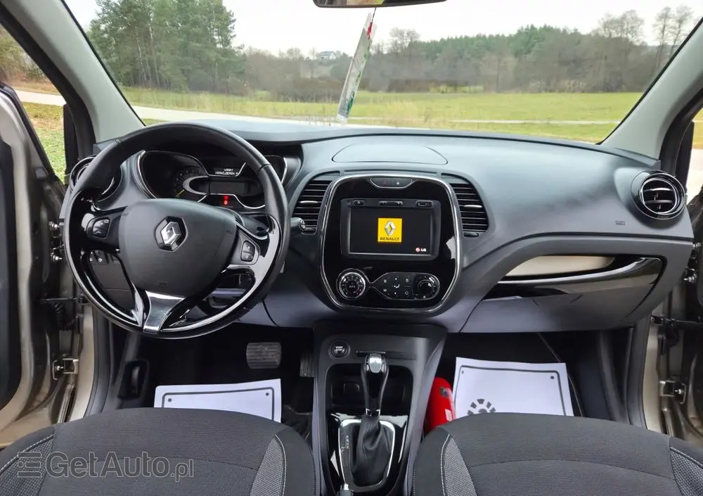 RENAULT Captur 1.2 TCe Helly Hansen EDC