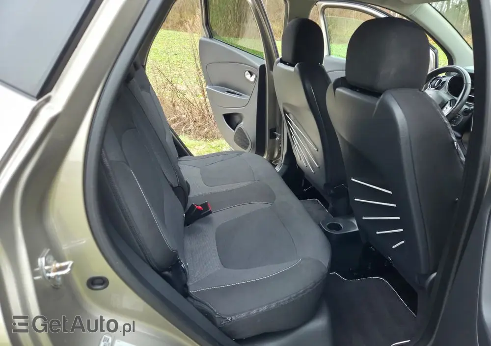 RENAULT Captur 1.2 TCe Helly Hansen EDC