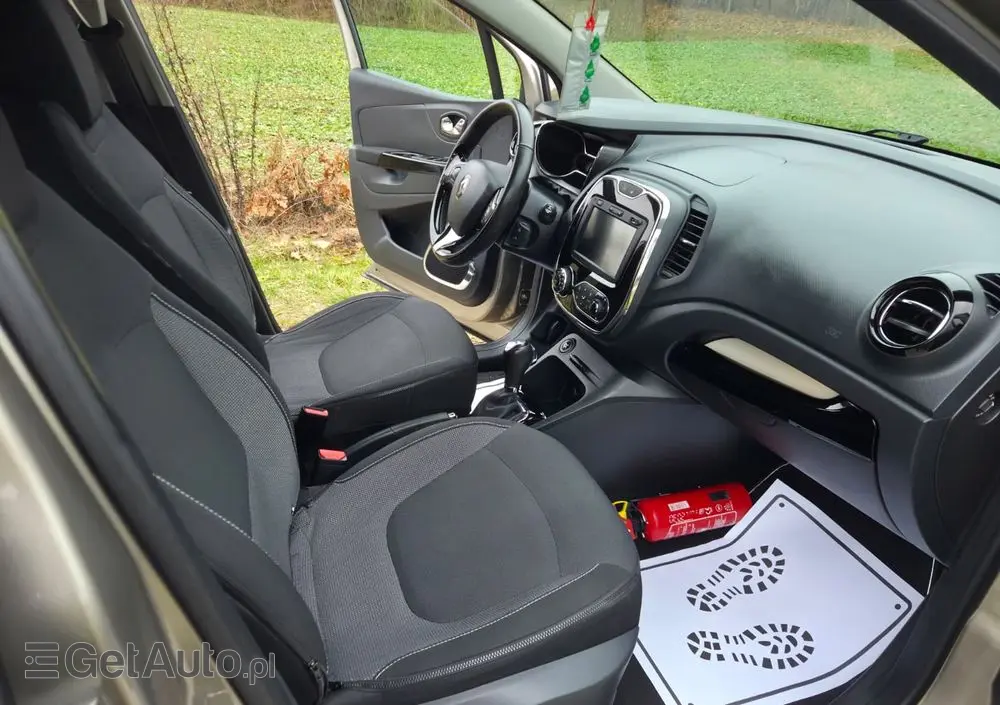 RENAULT Captur 1.2 TCe Helly Hansen EDC