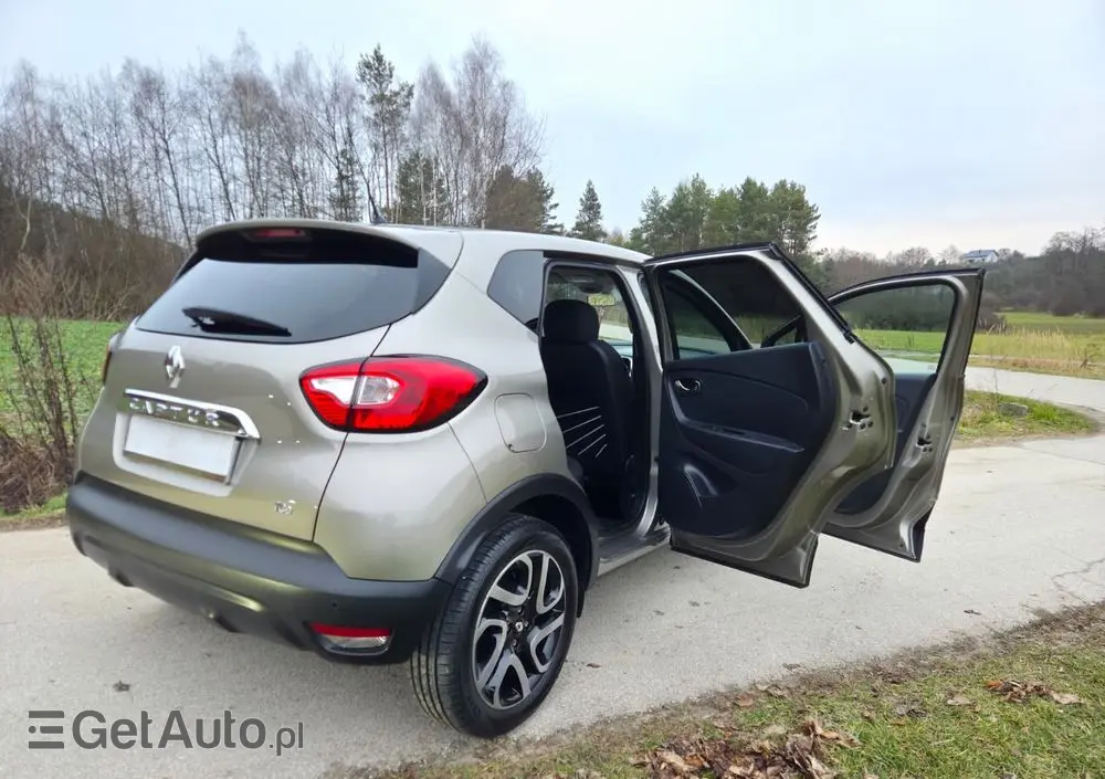 RENAULT Captur 1.2 TCe Helly Hansen EDC
