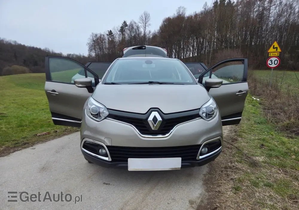 RENAULT Captur 1.2 TCe Helly Hansen EDC