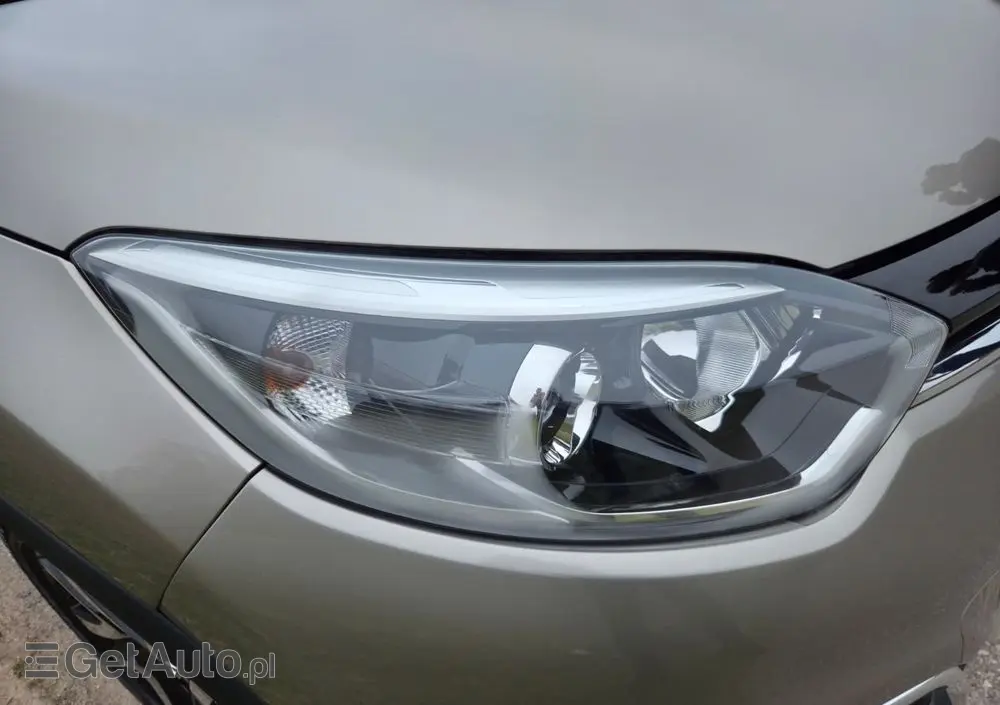 RENAULT Captur 1.2 TCe Helly Hansen EDC