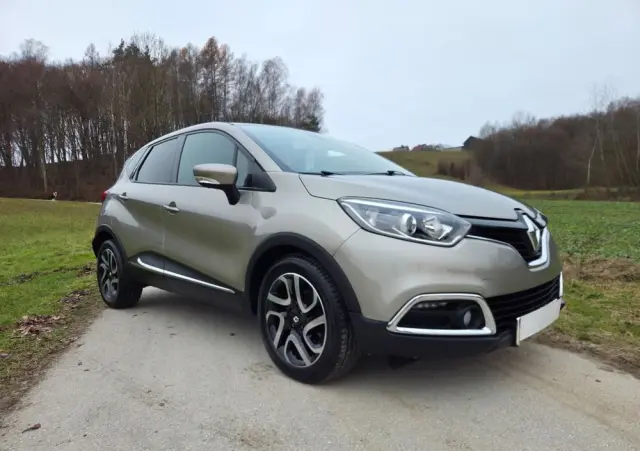 RENAULT Captur 1.2 TCe Helly Hansen EDC