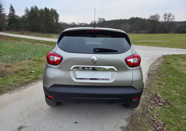 RENAULT Captur 1.2 TCe Helly Hansen EDC
