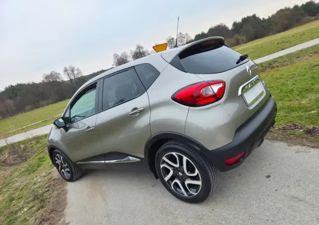 RENAULT Captur 1.2 TCe Helly Hansen EDC