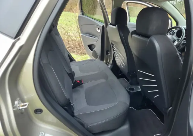 RENAULT Captur 1.2 TCe Helly Hansen EDC