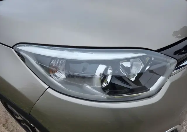 RENAULT Captur 1.2 TCe Helly Hansen EDC