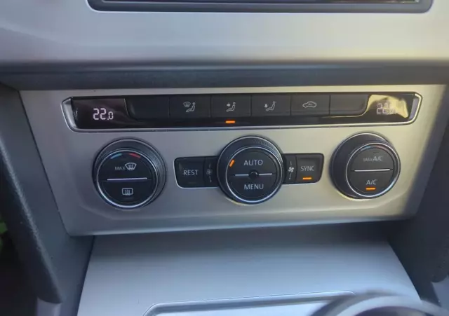 VOLKSWAGEN Passat 2.0 TDI SCR Highline