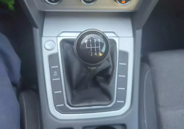 VOLKSWAGEN Passat 2.0 TDI SCR Highline