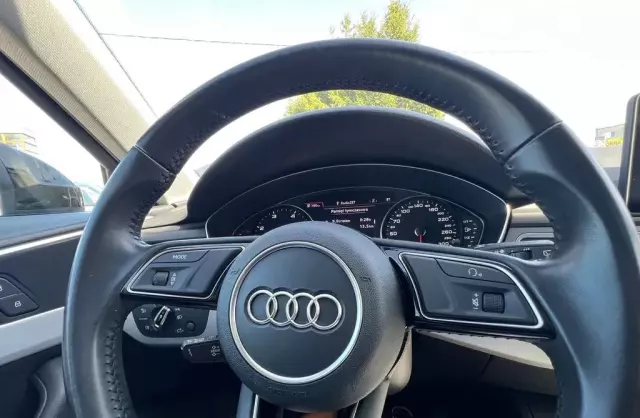 AUDI A4 