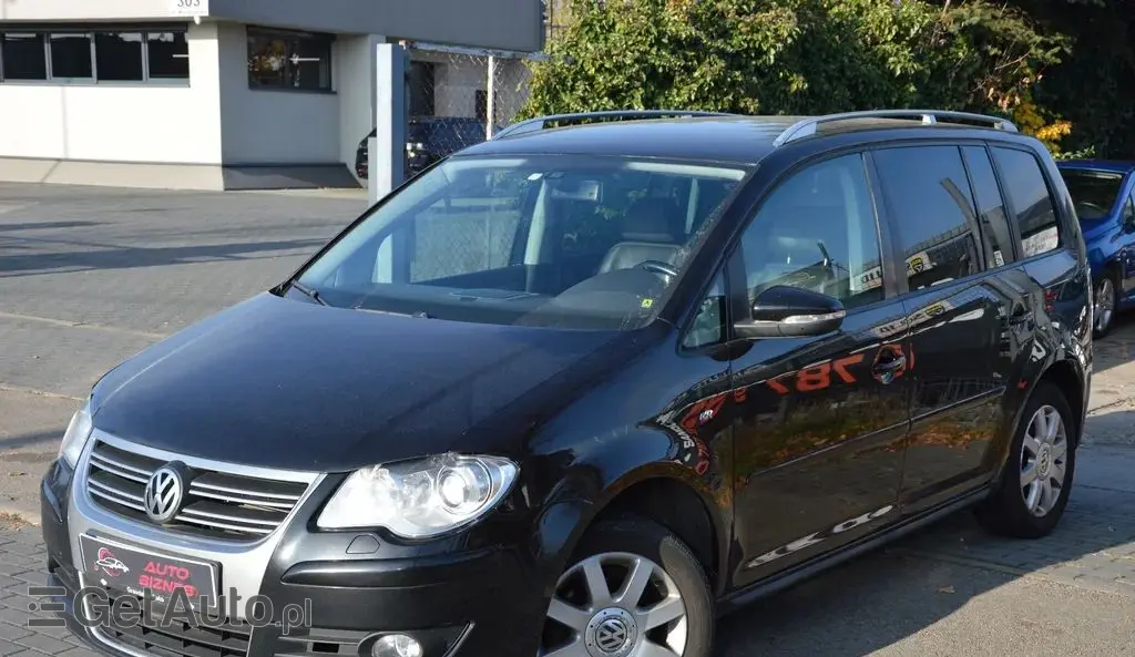 VOLKSWAGEN Touran 