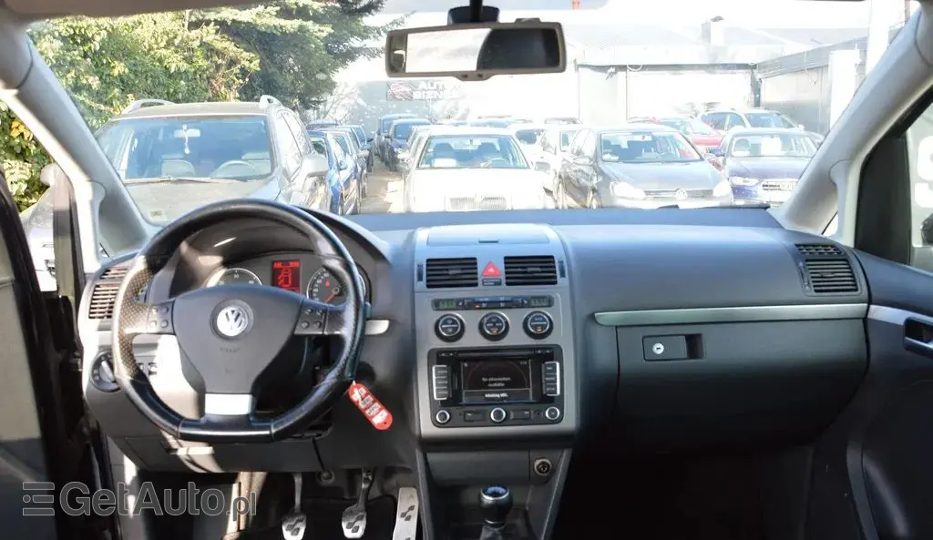VOLKSWAGEN Touran 