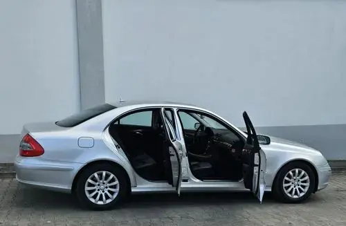 MERCEDES-BENZ Klasa E 