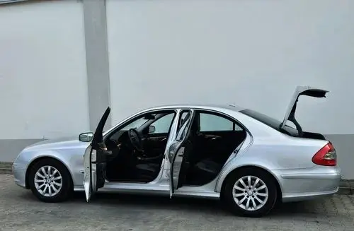 MERCEDES-BENZ Klasa E 