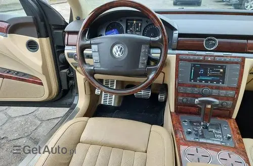 VOLKSWAGEN Phaeton 