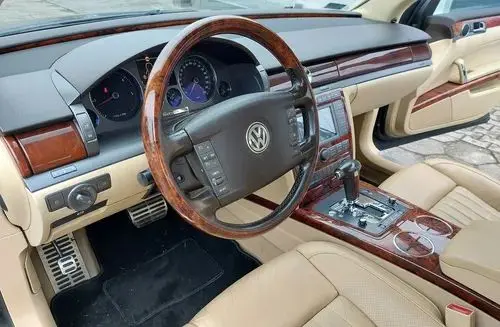 VOLKSWAGEN Phaeton 