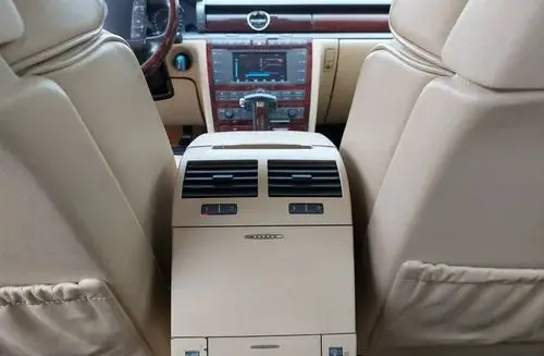 VOLKSWAGEN Phaeton 