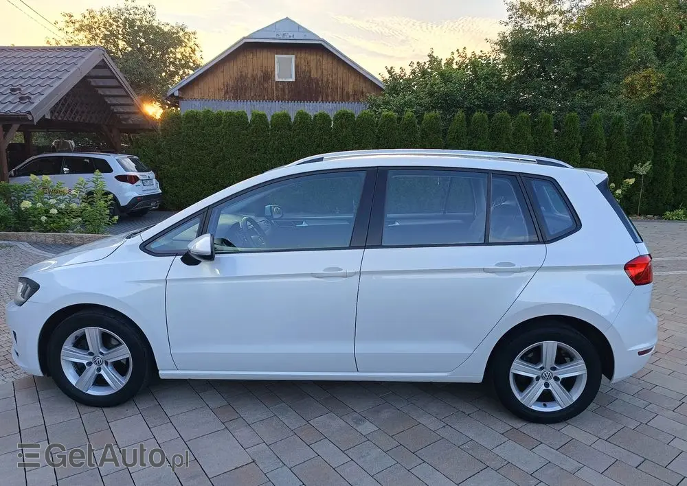 VOLKSWAGEN Golf Sportsvan 2.0 TDI (BlueMotion Technology) Sound