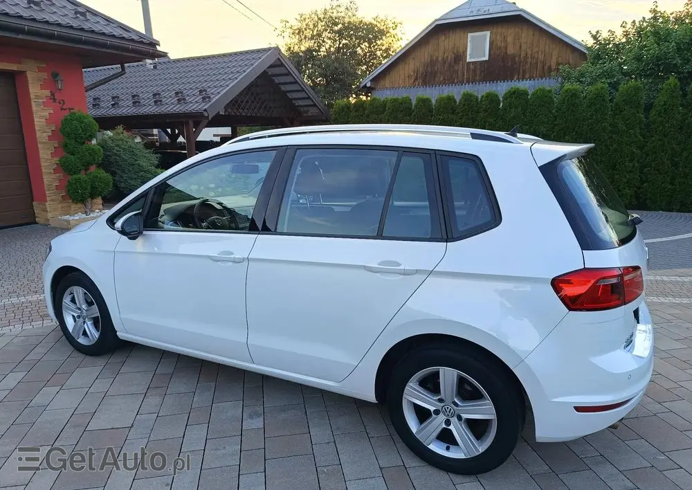 VOLKSWAGEN Golf Sportsvan 2.0 TDI (BlueMotion Technology) Sound