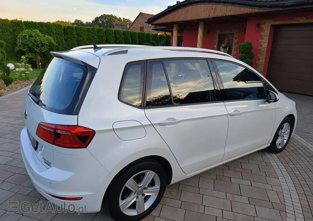 VOLKSWAGEN Golf Sportsvan 2.0 TDI (BlueMotion Technology) Sound