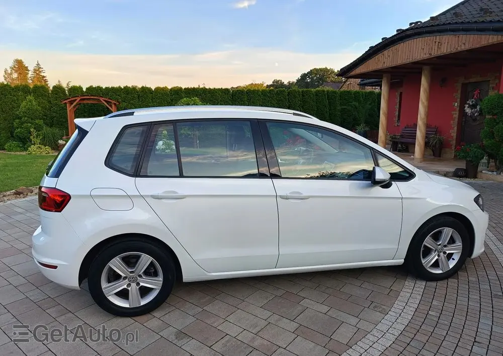 VOLKSWAGEN Golf Sportsvan 2.0 TDI (BlueMotion Technology) Sound