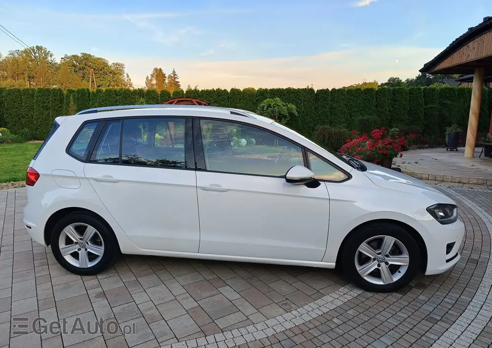 VOLKSWAGEN Golf Sportsvan 2.0 TDI (BlueMotion Technology) Sound