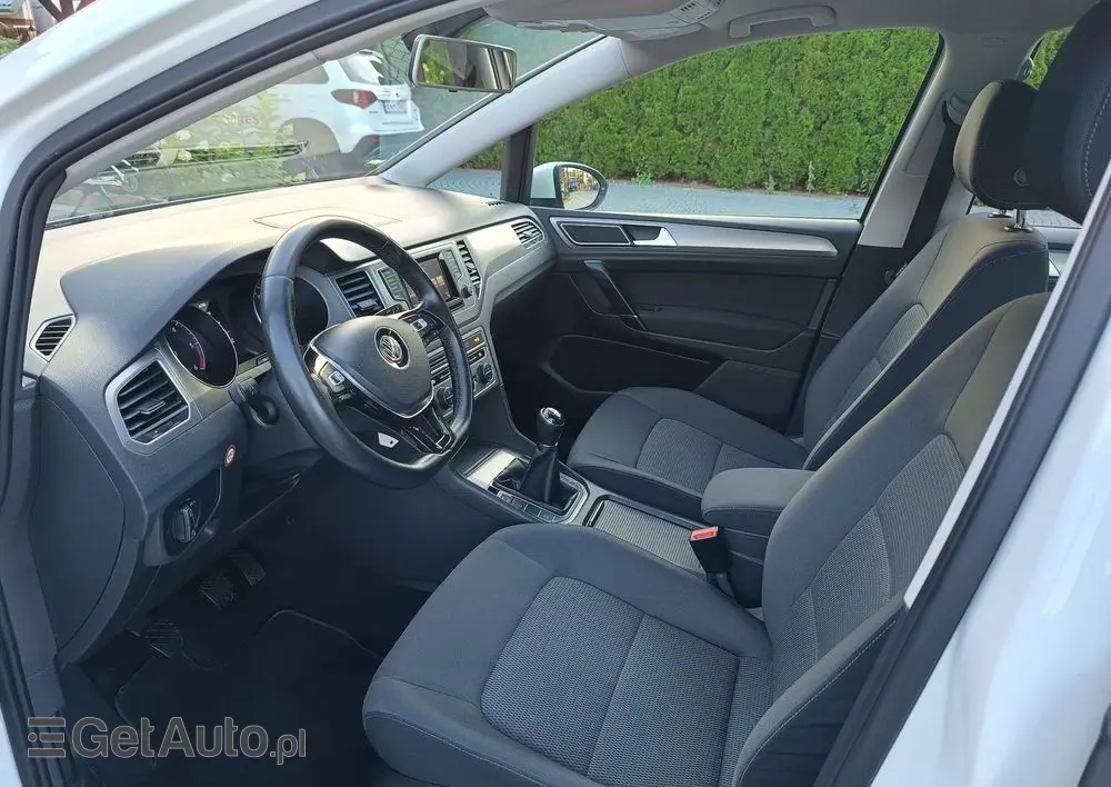 VOLKSWAGEN Golf Sportsvan 2.0 TDI (BlueMotion Technology) Sound