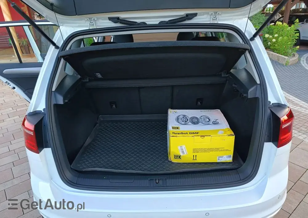 VOLKSWAGEN Golf Sportsvan 2.0 TDI (BlueMotion Technology) Sound