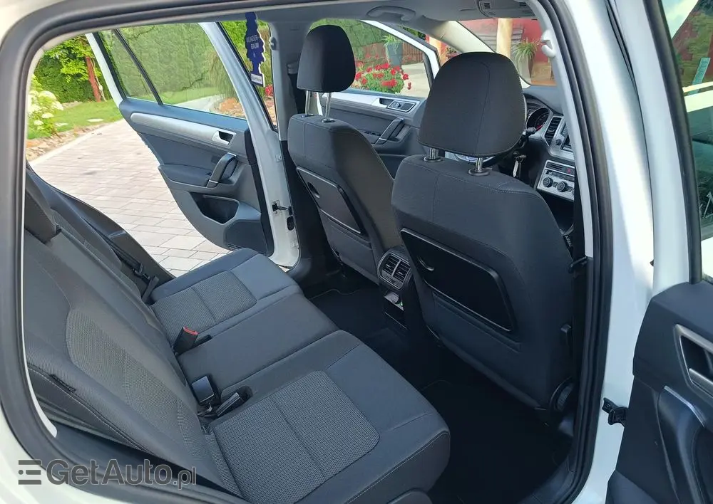 VOLKSWAGEN Golf Sportsvan 2.0 TDI (BlueMotion Technology) Sound