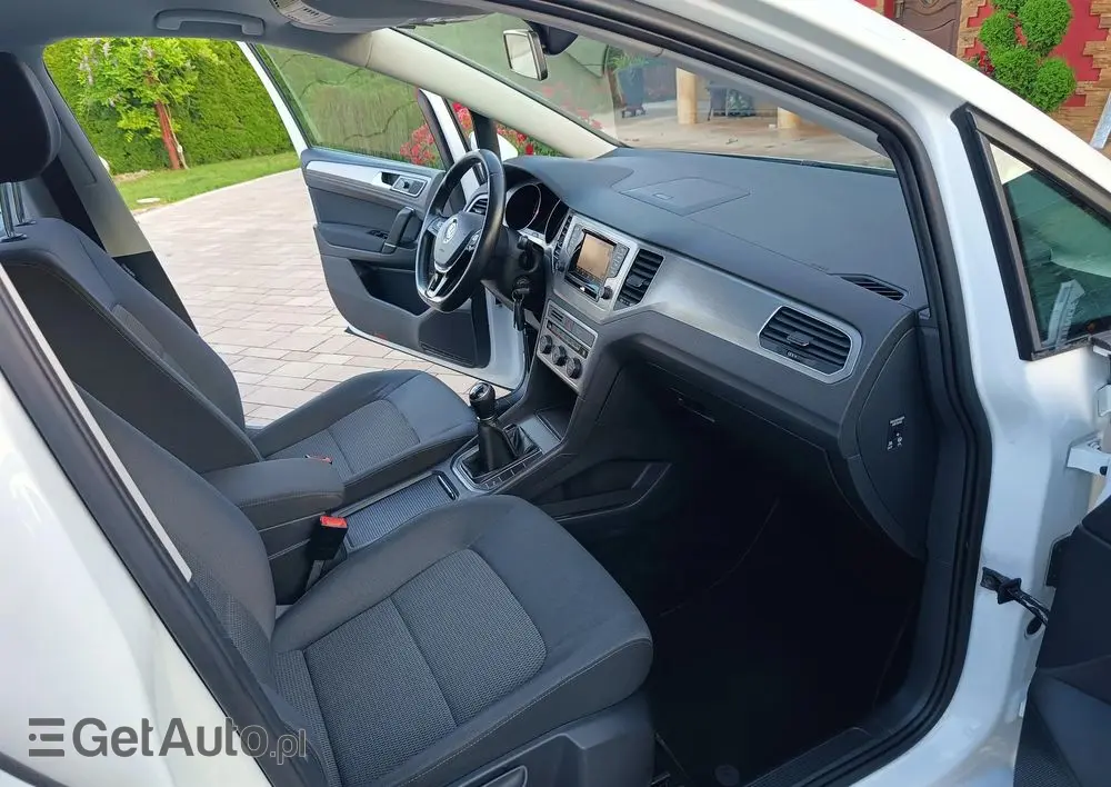 VOLKSWAGEN Golf Sportsvan 2.0 TDI (BlueMotion Technology) Sound