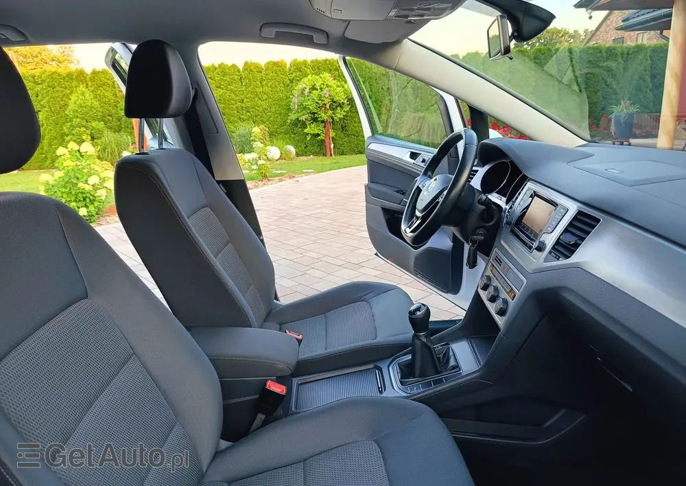 VOLKSWAGEN Golf Sportsvan 2.0 TDI (BlueMotion Technology) Sound