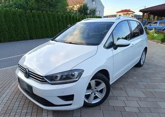 VOLKSWAGEN Golf Sportsvan 2.0 TDI (BlueMotion Technology) Sound