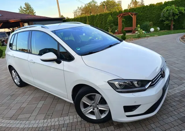 VOLKSWAGEN Golf Sportsvan 2.0 TDI (BlueMotion Technology) Sound