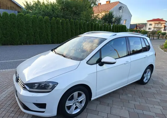 VOLKSWAGEN Golf Sportsvan 2.0 TDI (BlueMotion Technology) Sound