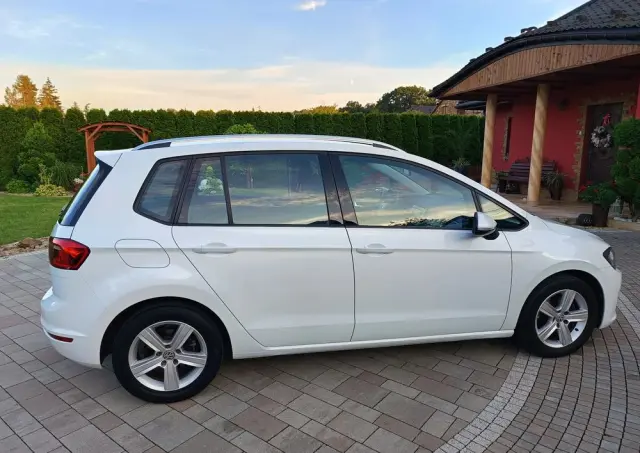 VOLKSWAGEN Golf Sportsvan 2.0 TDI (BlueMotion Technology) Sound