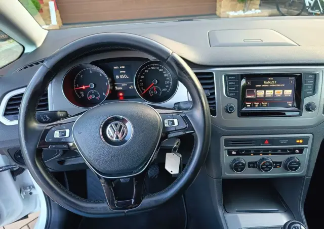 VOLKSWAGEN Golf Sportsvan 2.0 TDI (BlueMotion Technology) Sound