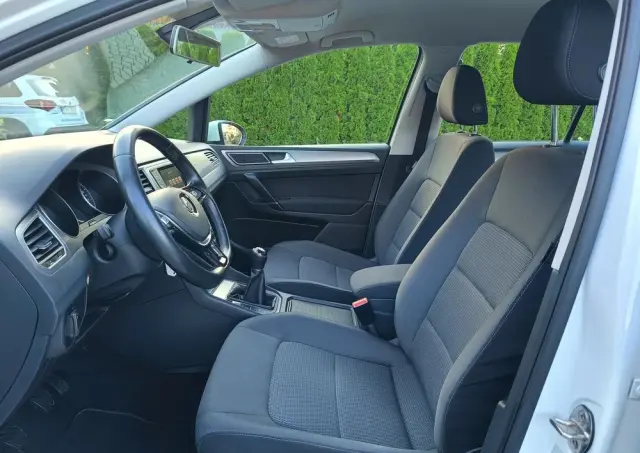 VOLKSWAGEN Golf Sportsvan 2.0 TDI (BlueMotion Technology) Sound