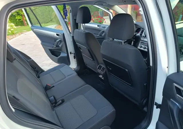 VOLKSWAGEN Golf Sportsvan 2.0 TDI (BlueMotion Technology) Sound