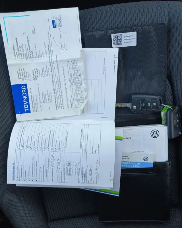 VOLKSWAGEN Golf Sportsvan 2.0 TDI (BlueMotion Technology) Sound