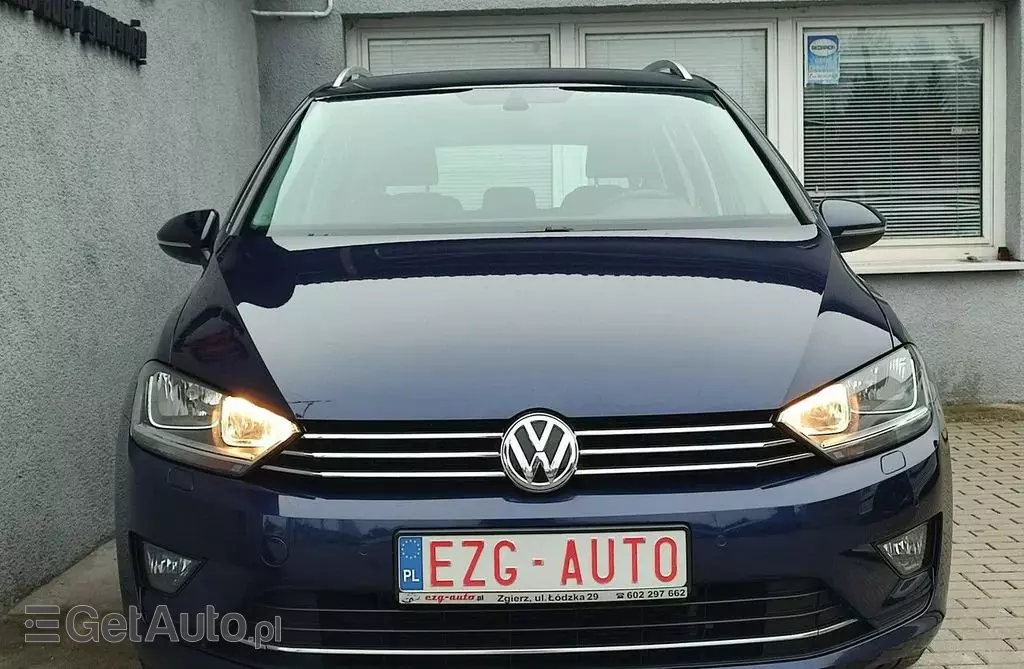 VOLKSWAGEN Golf Sportsvan 