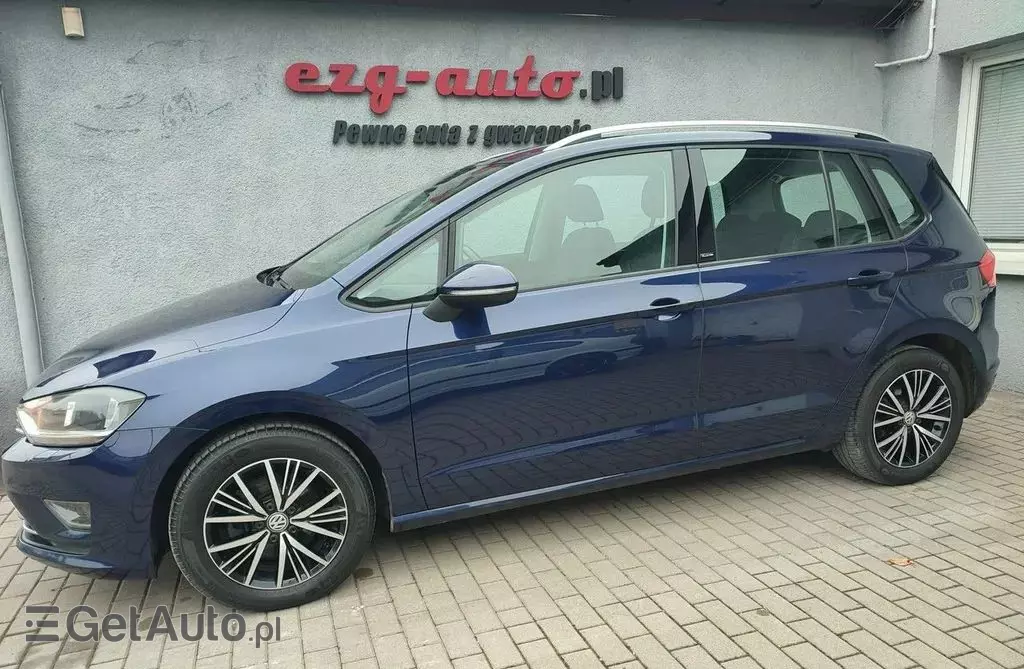 VOLKSWAGEN Golf Sportsvan 