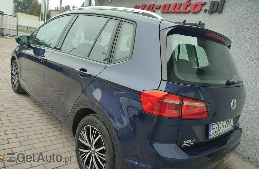 VOLKSWAGEN Golf Sportsvan 