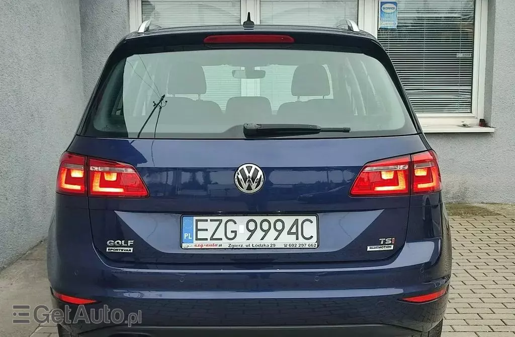 VOLKSWAGEN Golf Sportsvan 