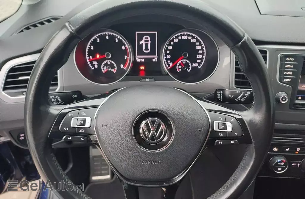 VOLKSWAGEN Golf Sportsvan 