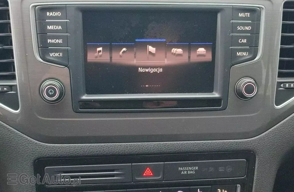 VOLKSWAGEN Golf Sportsvan 