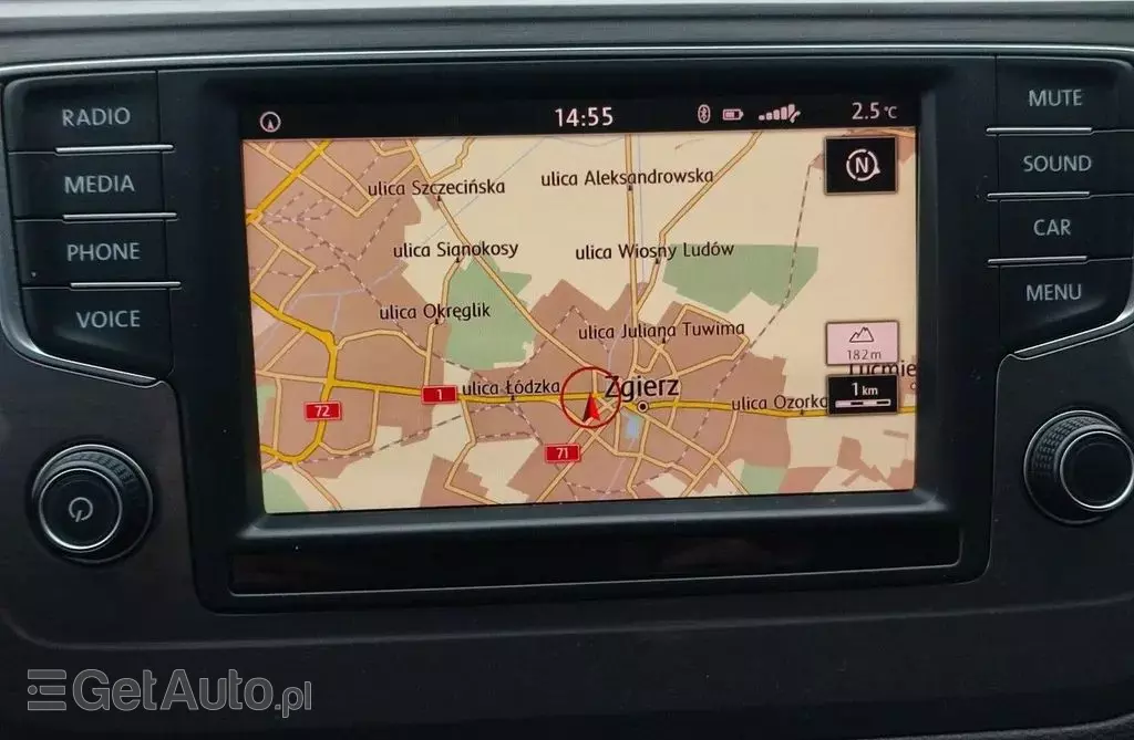 VOLKSWAGEN Golf Sportsvan 