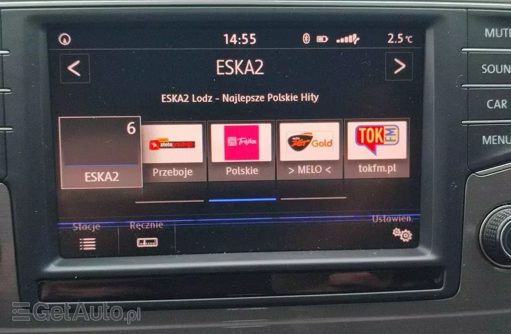 VOLKSWAGEN Golf Sportsvan 