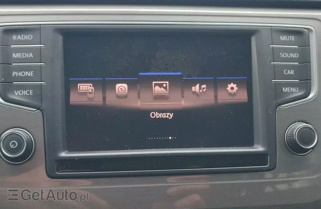 VOLKSWAGEN Golf Sportsvan 