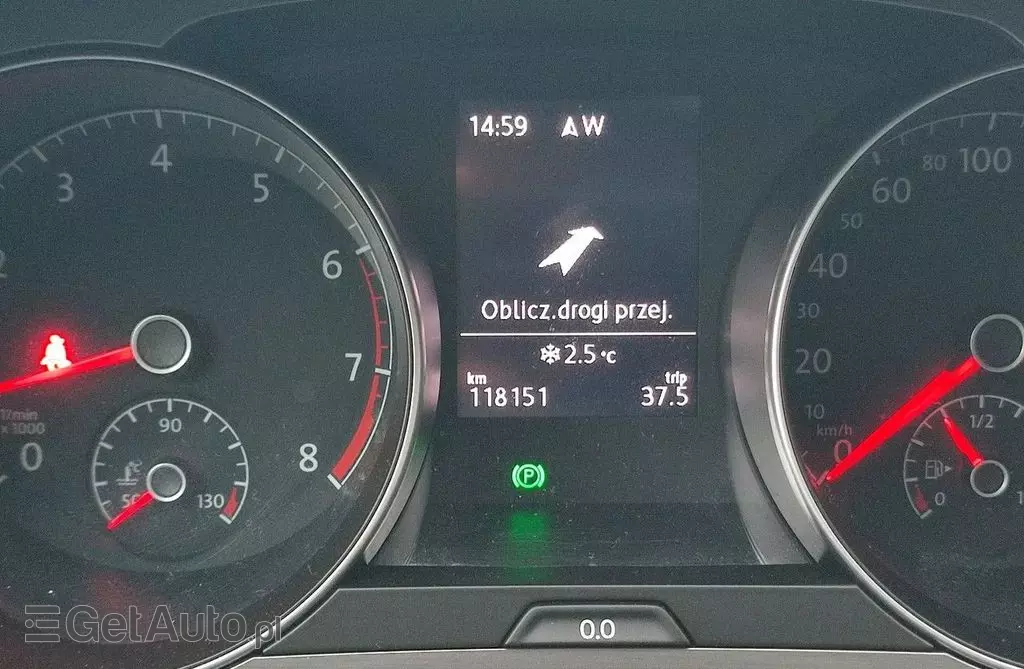 VOLKSWAGEN Golf Sportsvan 